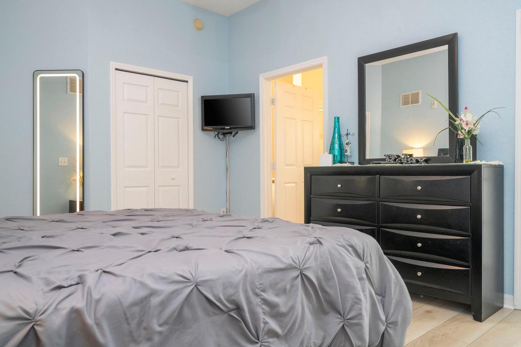 2 Bed Pirates Oasis *